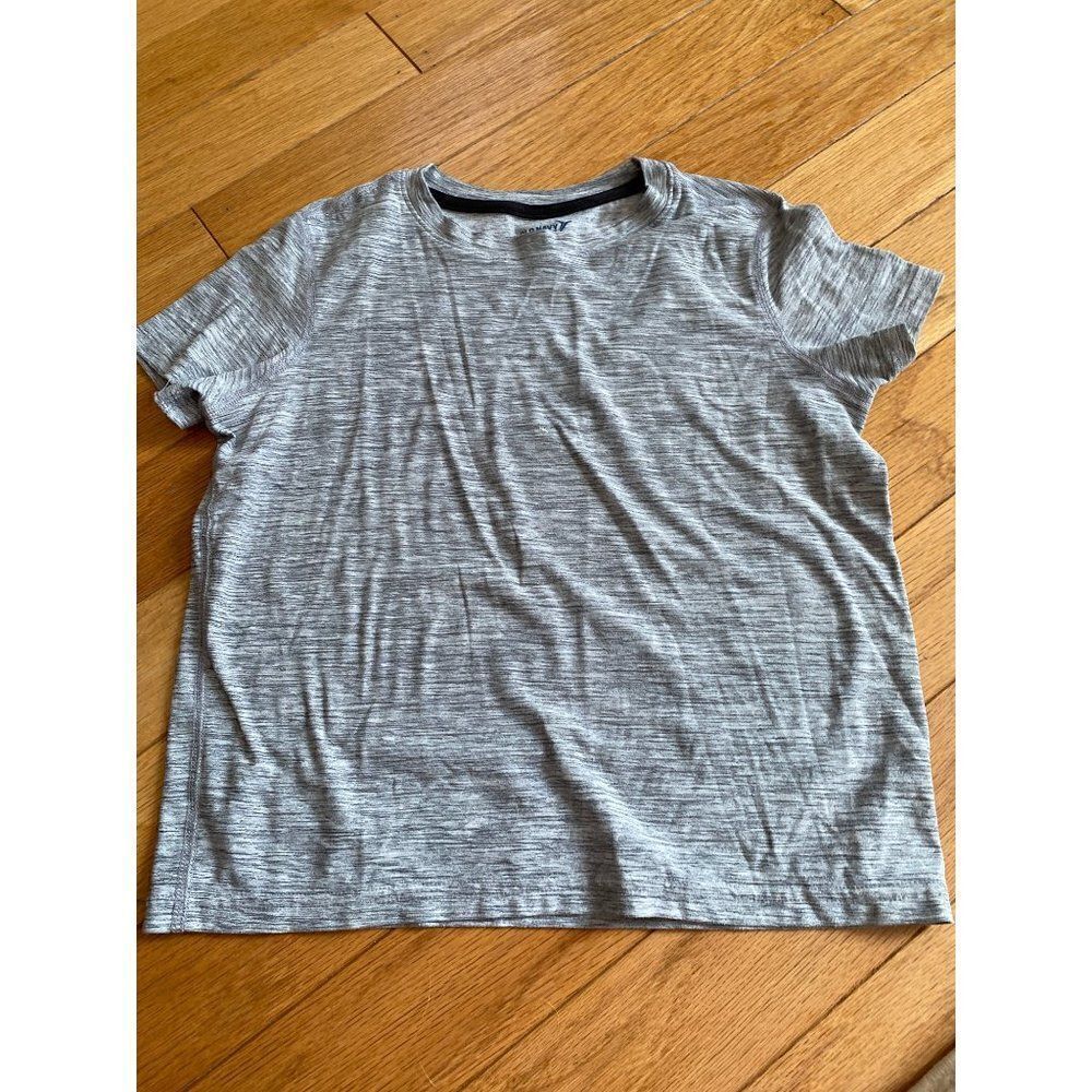 Old Navy Active, girl's grey short sleeve athletic t shirt size small 6/7